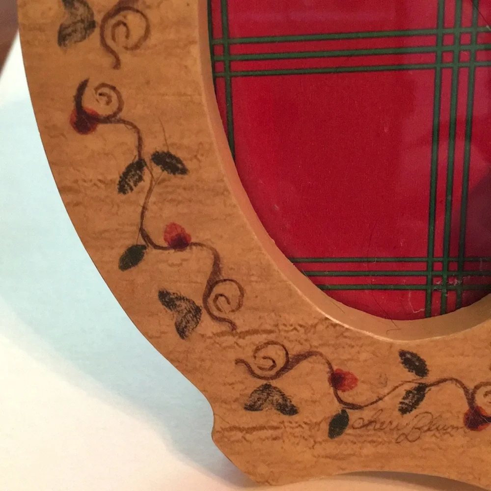 Adorable wooden picture frame with painted Christmas tree and lights!